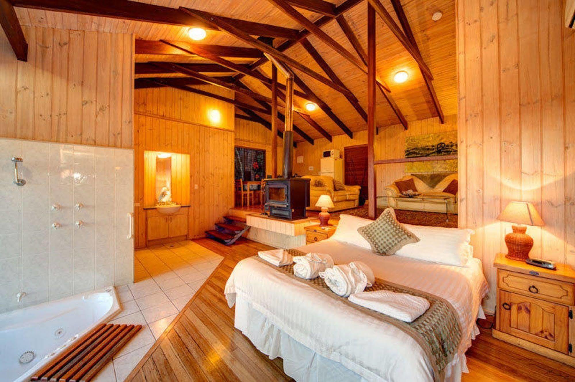 Treetops Seaview Montville Bagian luar foto